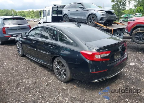 2018 Honda Accord Sport 2.0T z USA, uszkodzony, nr VIN 1HGCV2E33JA044214